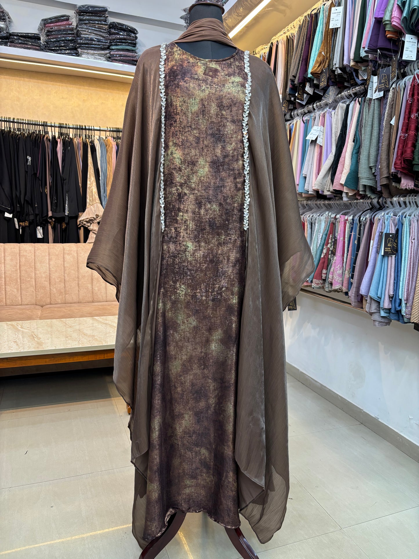 Burkha With Shrug Frills