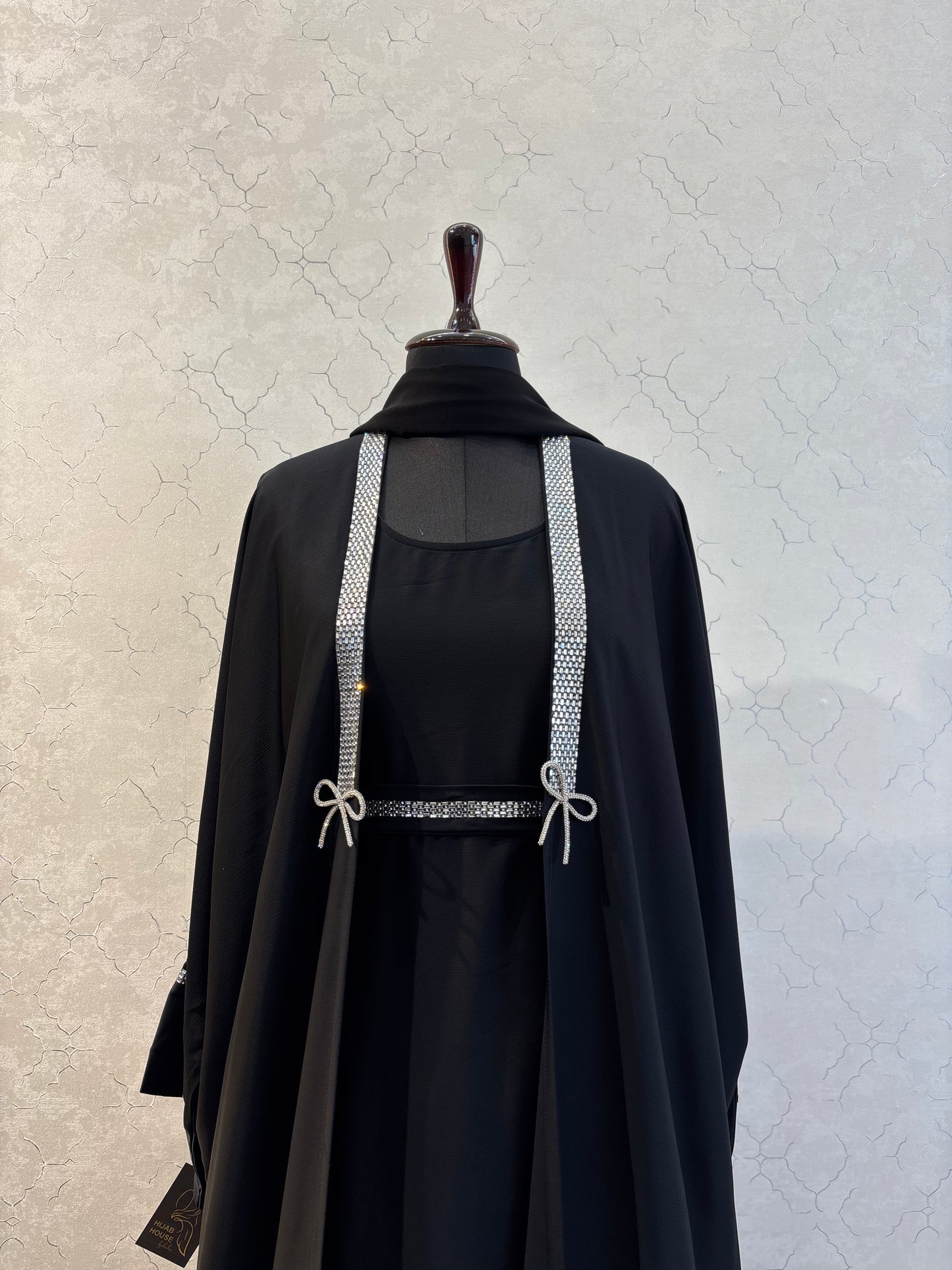 Elegant Abaya with flowy cape