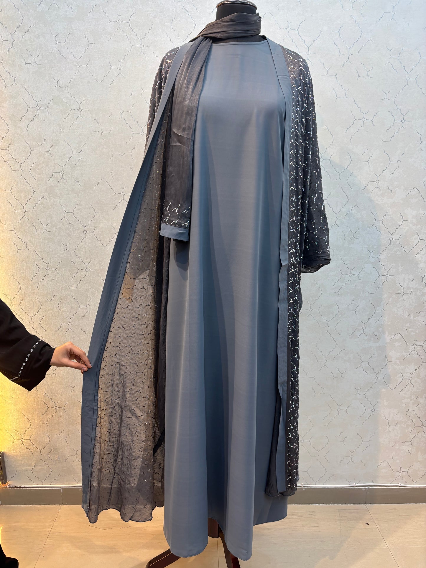 Shrug Abaya With Inner