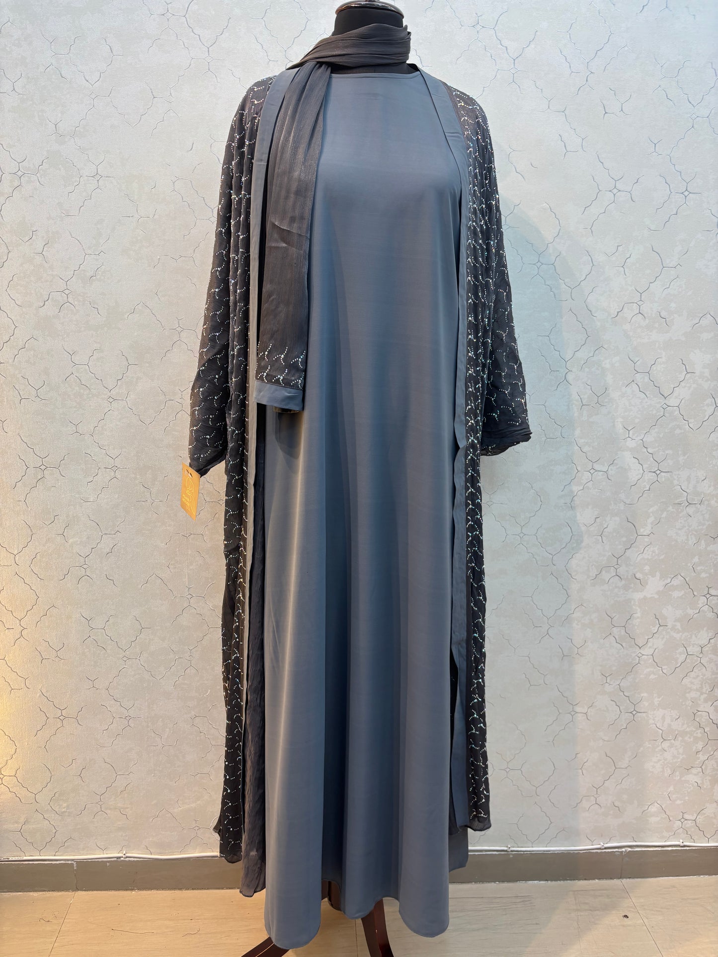 Shrug Abaya With Inner