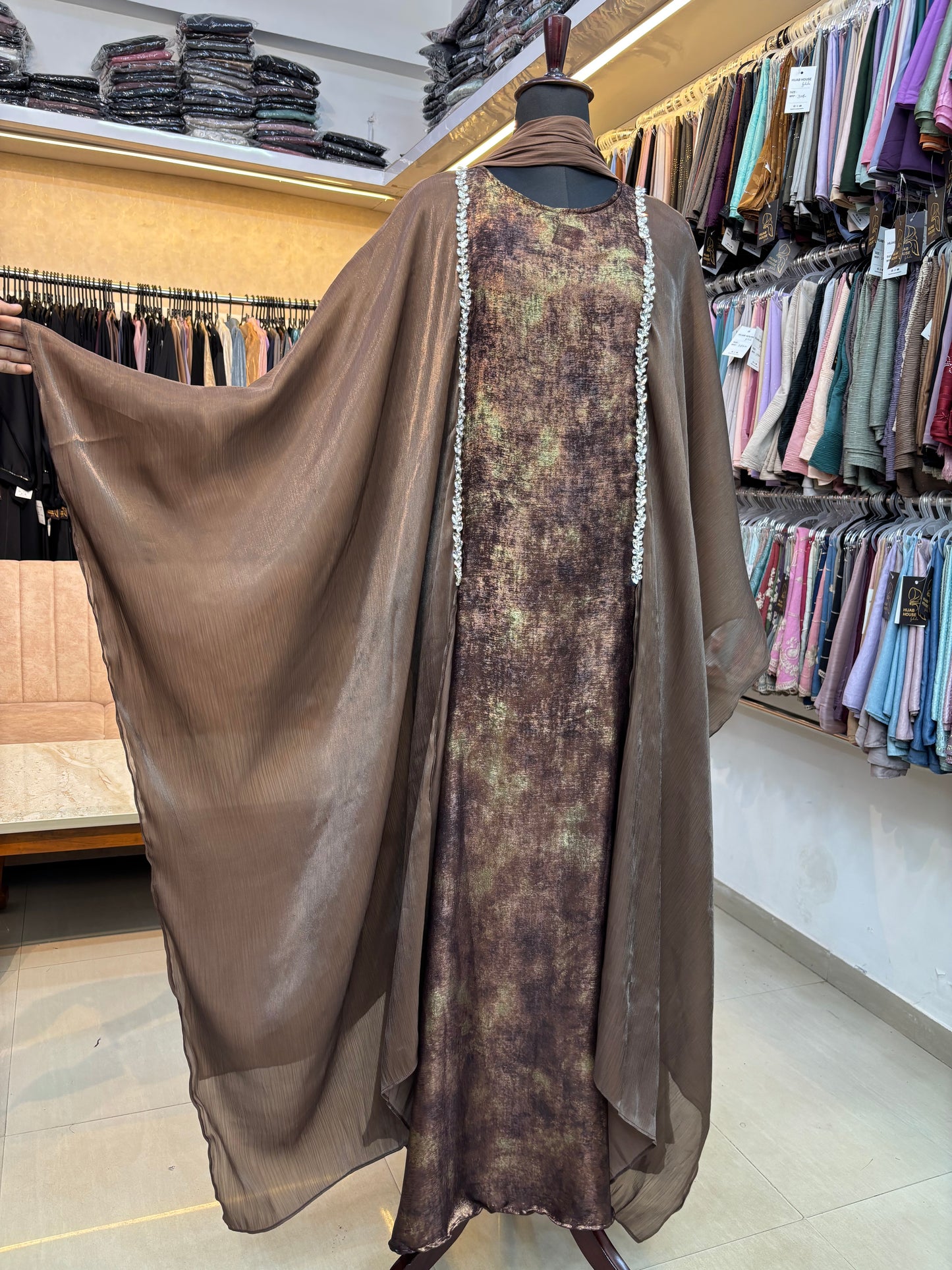 Burkha With Shrug Frills