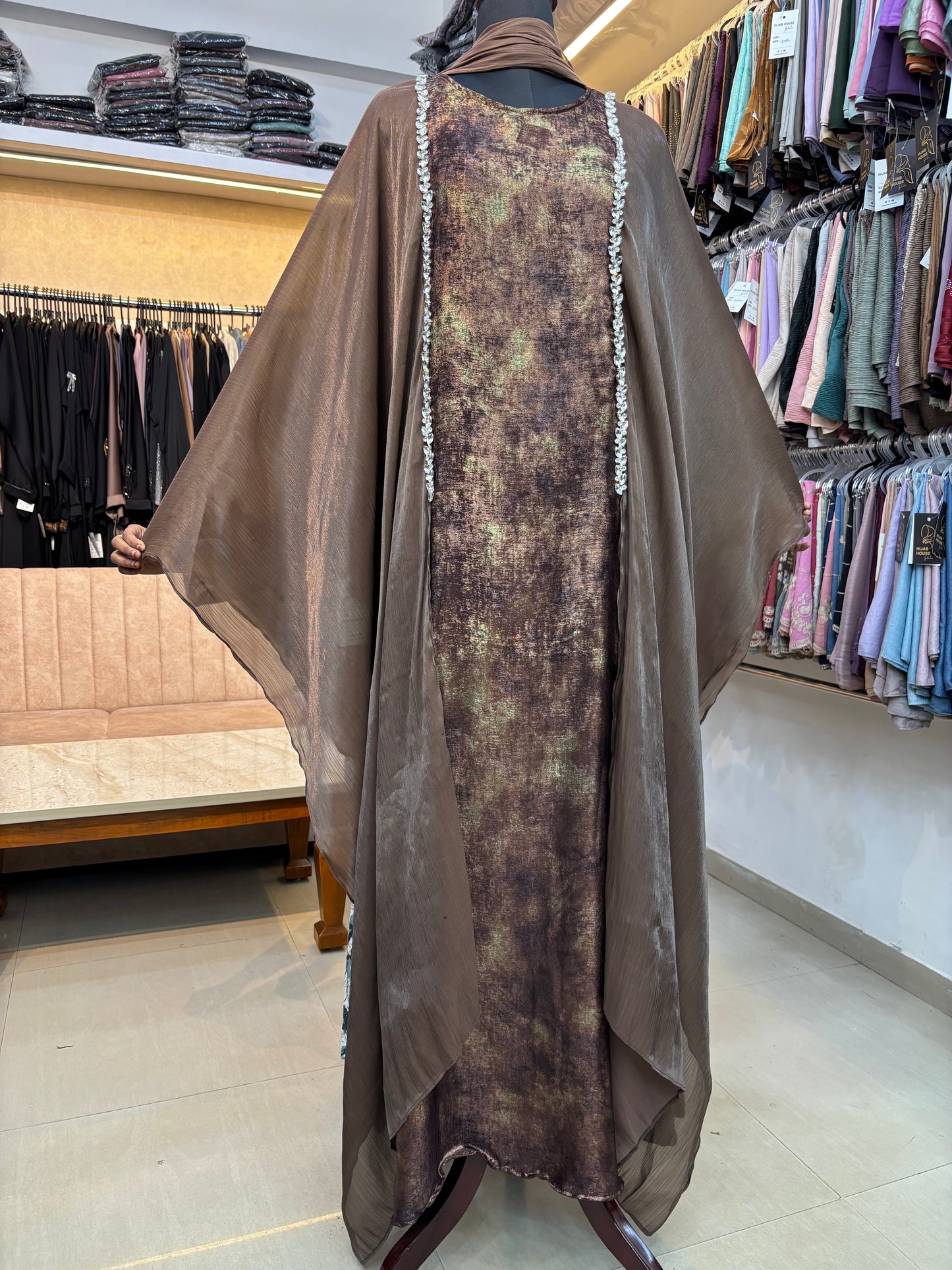Burkha With Shrug Frills