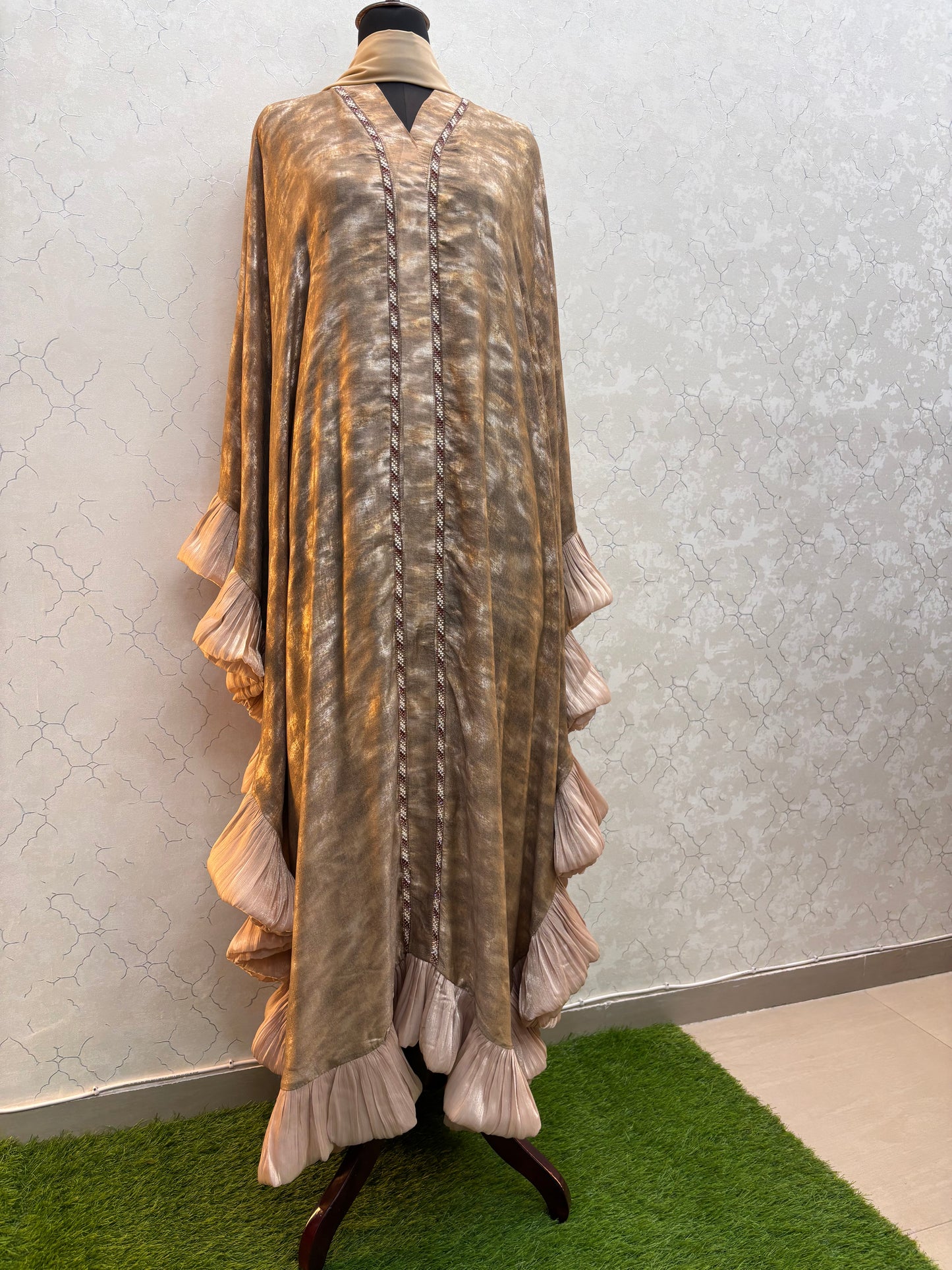 Kaftaan Abaya with Frill Detailing Shimmer Silk Satin Fabric