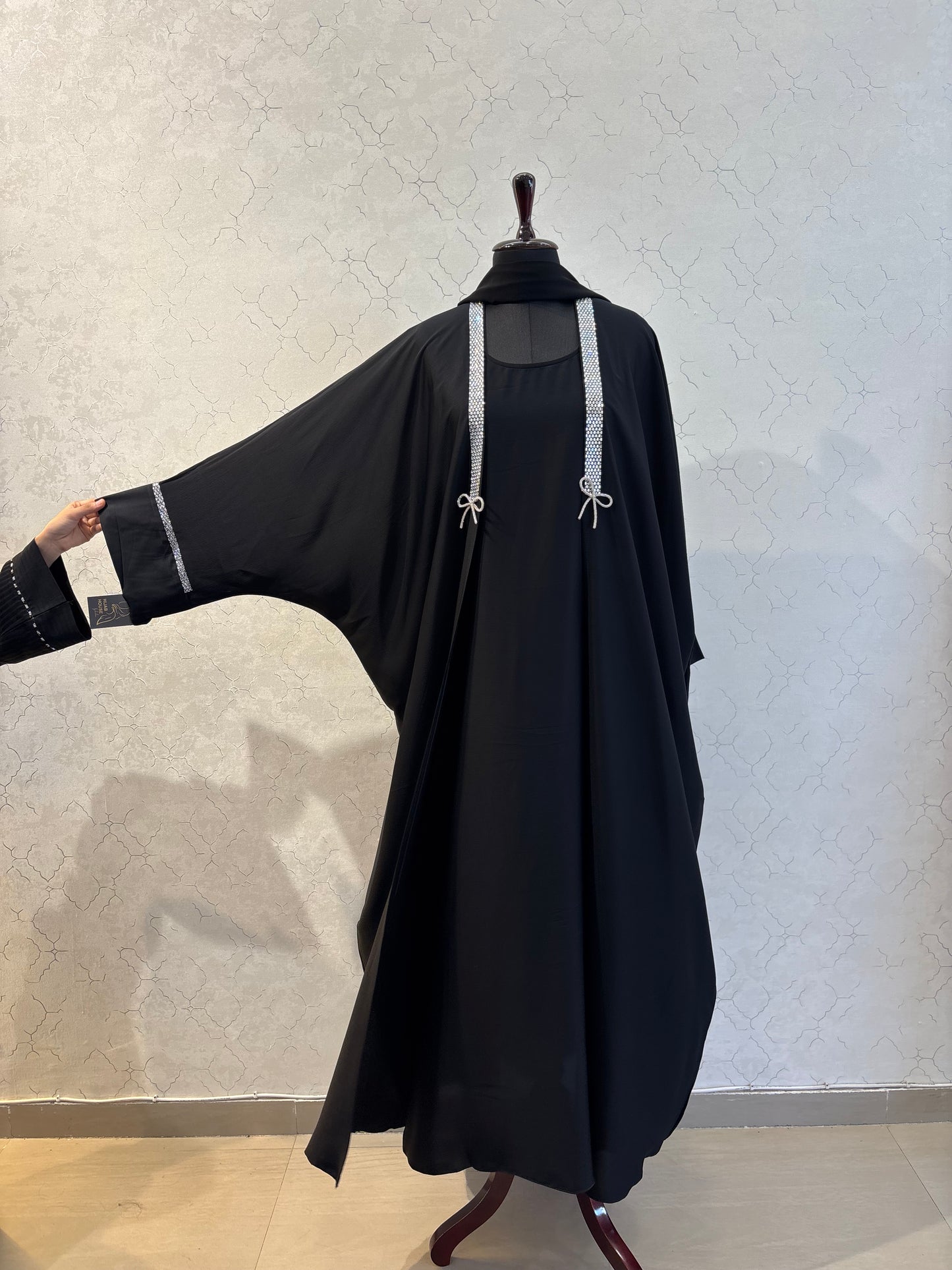 Elegant Abaya with flowy cape